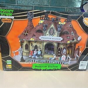 Lemax Phantom Station with Brown and Gray Accents